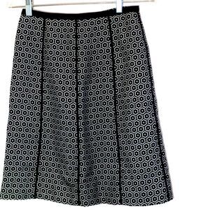 ANN TAYLOR sz 0P 100% Silk Panel Skirt 0 Petite New Excellent Black White Floral